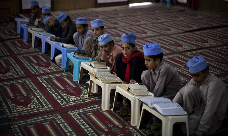 500 laptops to be distributed in religious seminaries