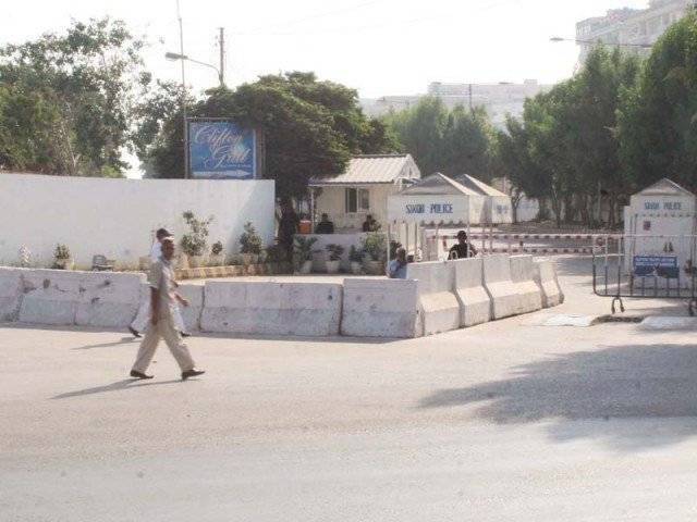 Sindh Chief Minister orders removal of barriers opposite Bilawal House 
