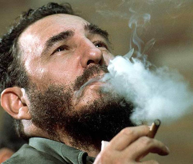 Fidel Castro returns full of vitality