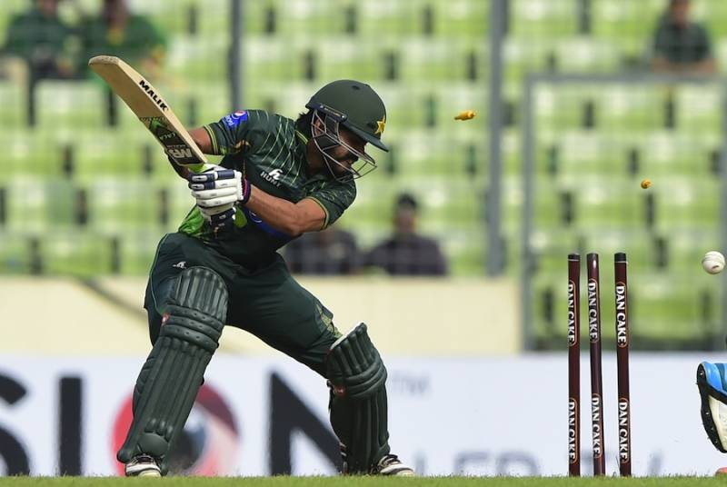 Bangladesh asked to chase 239 by Pakistan