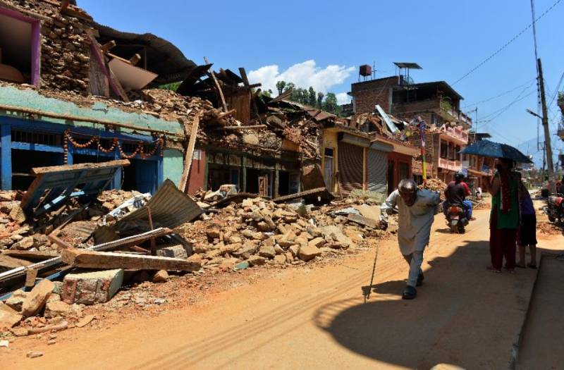 Bad weather disrupts Nepal relief effort 