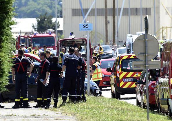 One person beheaded in suspected French Islamist attack