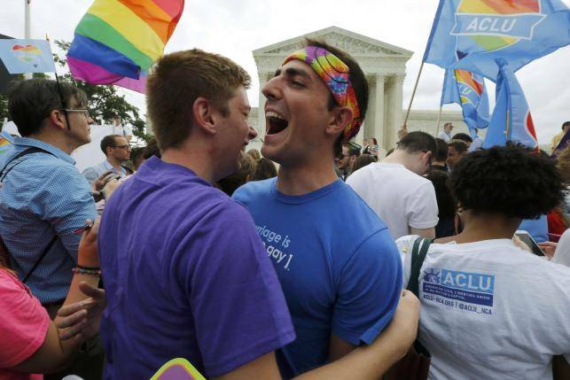 US Supreme Court legalizes same-sex marriage for all Americans