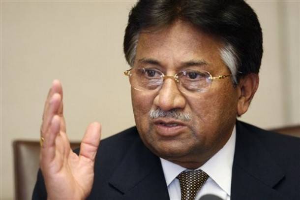 Qadri, Musharraf discuss political situation on phone 