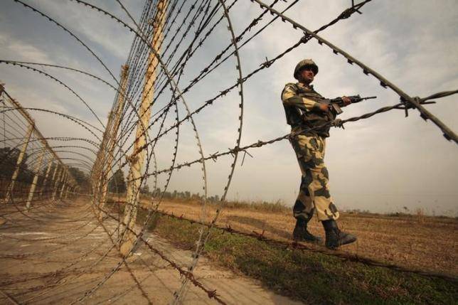 Indian, Pakistani troops exchange gunfire on Eid