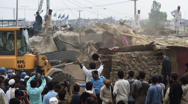 CDA continues operation in slums of Islamabad