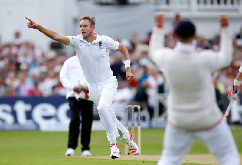 Ashes 2015: Stuart Broad takes 300th test wicket