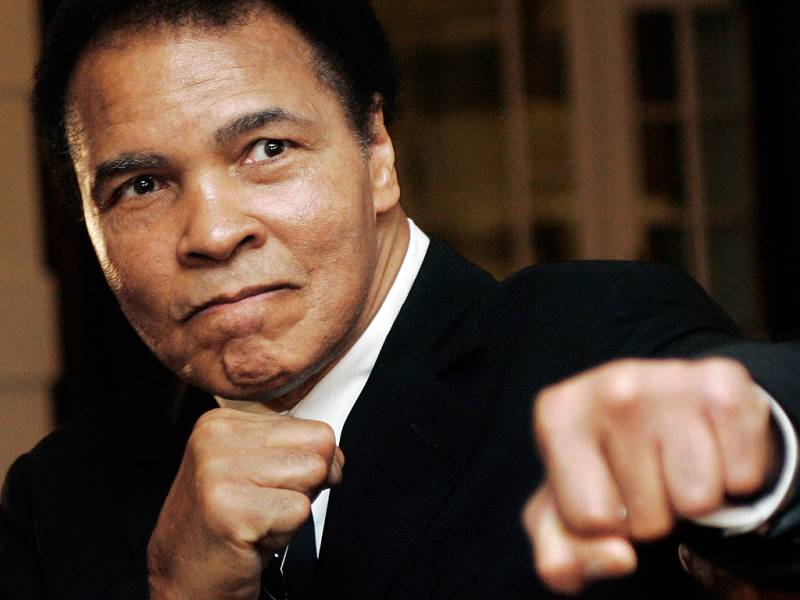 Muhammad Ali hits out at Trump over Muslim ban remarks