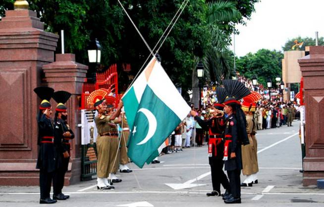 First Pakistani Sikh ranger takes part in Flag Lowering Ceremony at Wagah