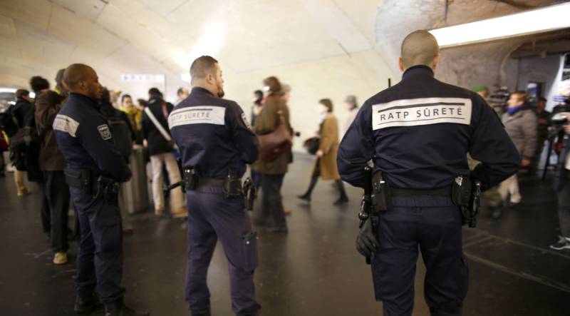 Jihadists could pose as homeless people to launch Paris metro terror attacks – French politicians