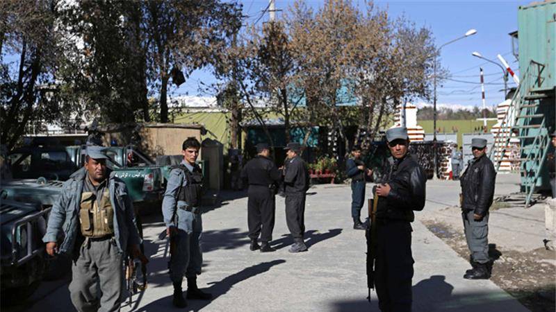 Suicide bomber targets Kabul police office