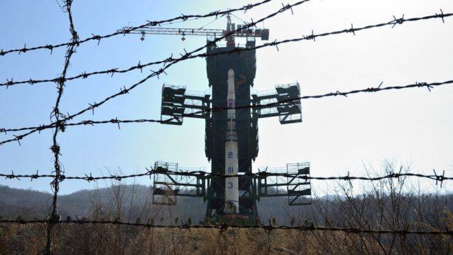North Korea 'preparing long-range missile launch'