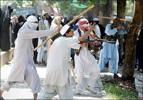 Lives of witnesses at stake if secret documents on Lal Masjid operation made public: AGP