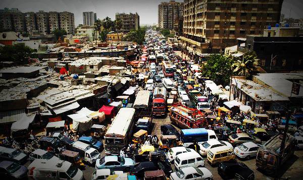 10 things to do when stuck in Pakistani traffic