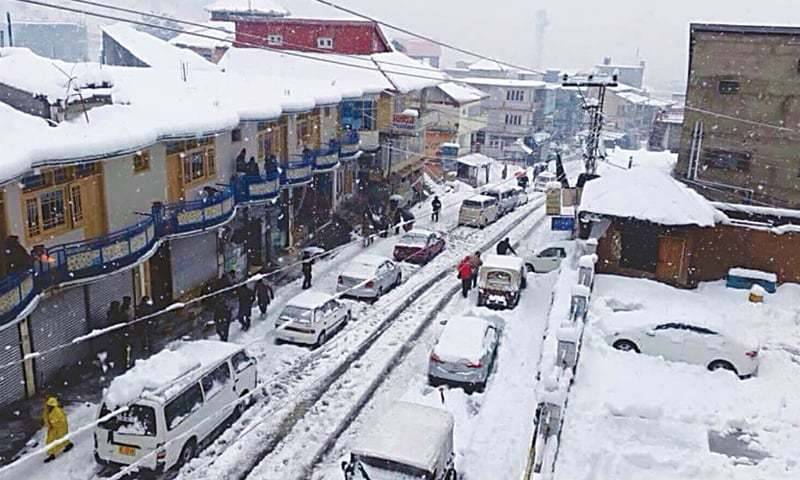 Heavy snowfall cripples life in Northern Areas