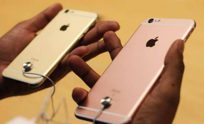 All eyes on Apple as iPhone SE debuts