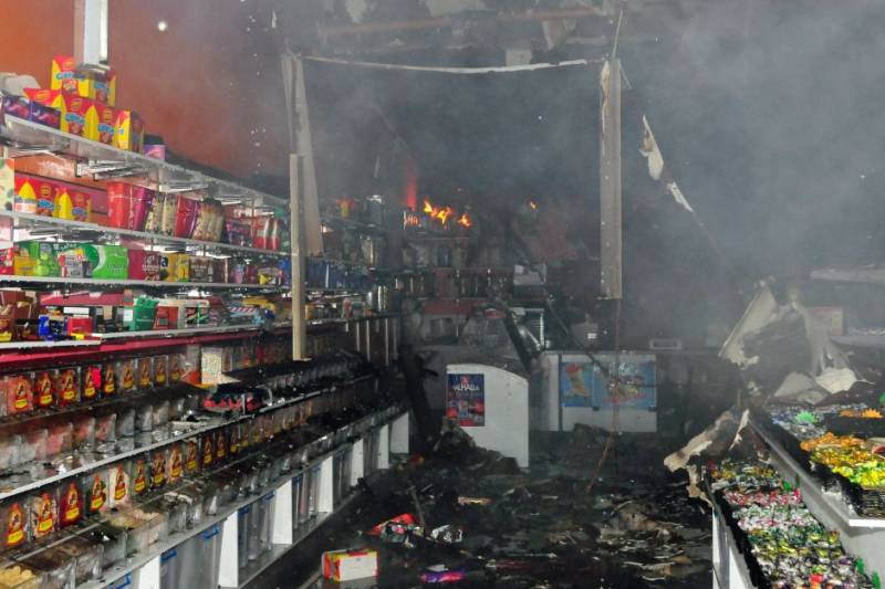 Eight shops reduced to ashes in Gujranwala
