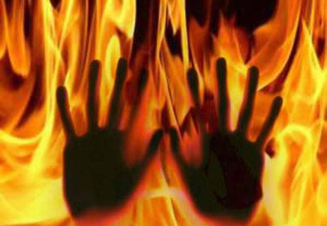 Muzaffargarh: Woman self-immolates on husband's threat of second marriage