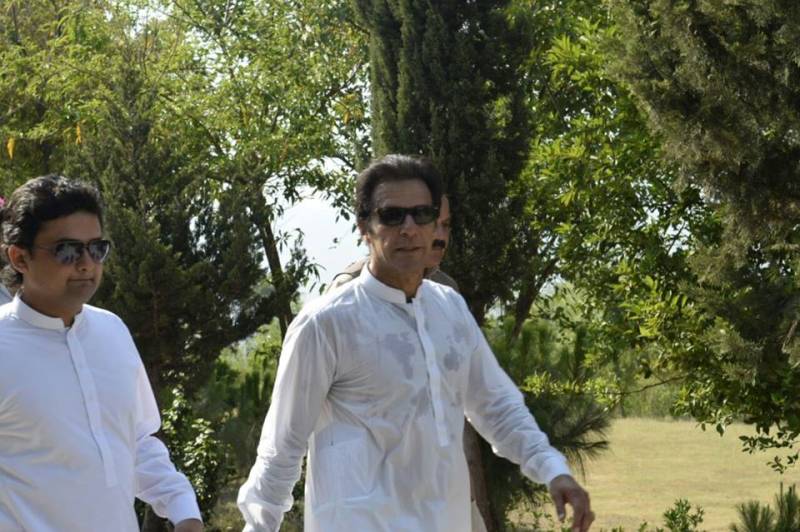 PM doesn't know education, not roads, builds nations: Imran
