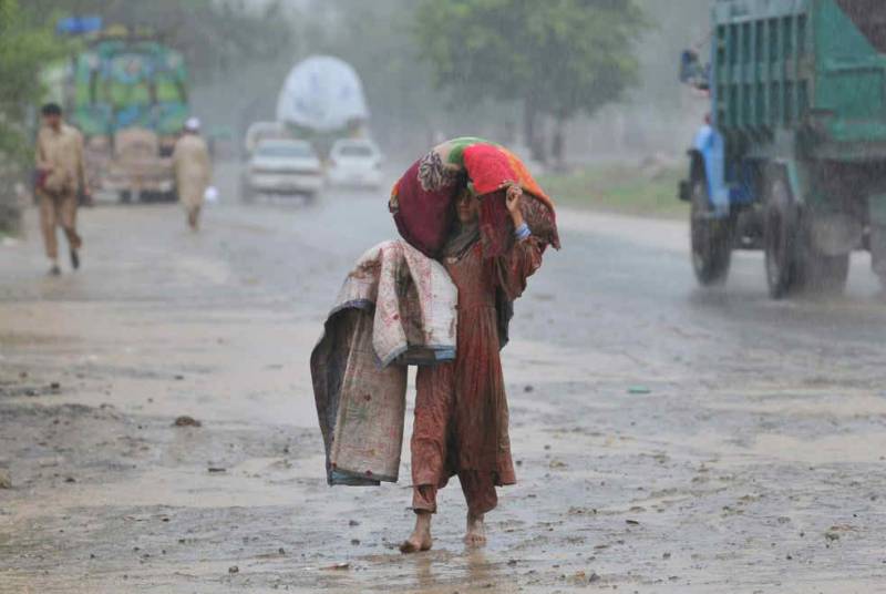 Weather turns pleasant as KP, Punjab receive rainfall