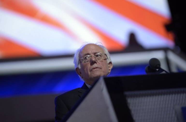 Democratic National Committee apologizes to Sanders over emails