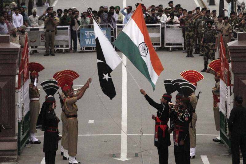 Pakistan Rangers share Independence Day sweets with BSF at Wagah border