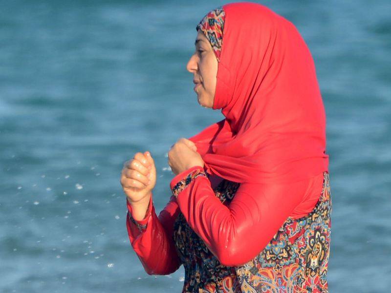 Imam protests burqini ban by posting image of nuns at the beach in full habits