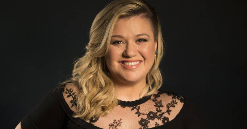 Kelly Clarkson Looks Back on Her ‘American Idol’ Win 14 Years Later: ‘I Am 4Ever Grateful’