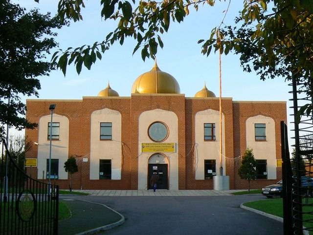 55 held after armed men occupy Sikh temple in UK