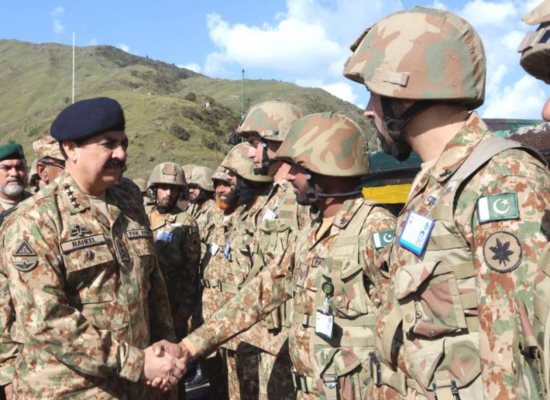 Army chief reviews operational preparedness along LoC