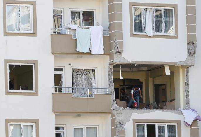 Suicide bomber kills three policemen in southern Turkey