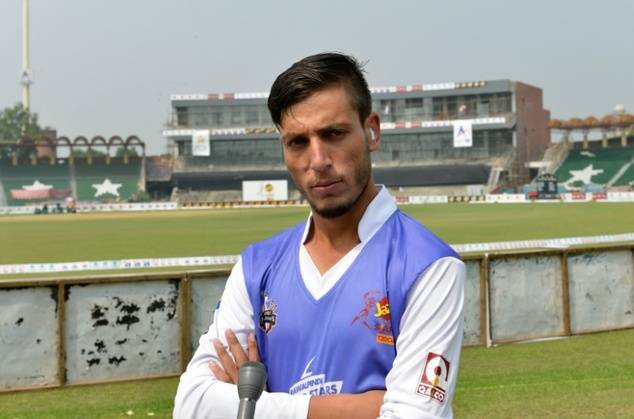 Yasir Jan: Pakistan´s ambidextrous bowler pushing boundaries