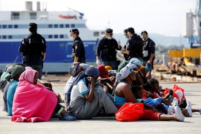 Rescuers save 2,400 migrants in Mediterranean, recover 14 bodies