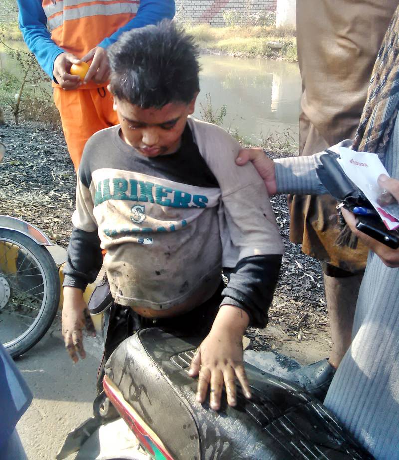 Moving moments as drowning child rescued from canal
