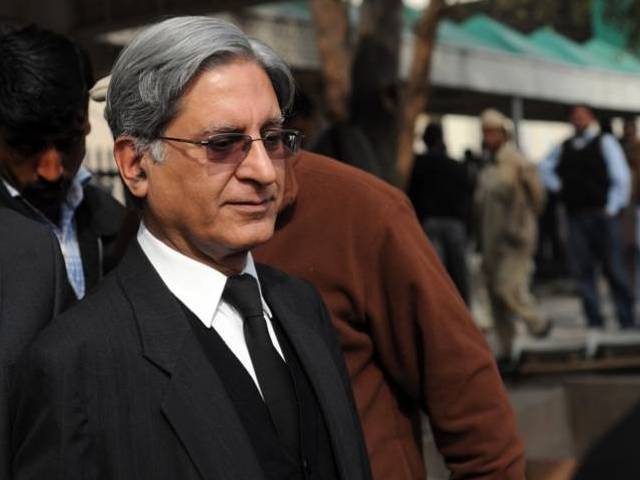 Aitzaz advises PTI against changing counsels in Panamagate