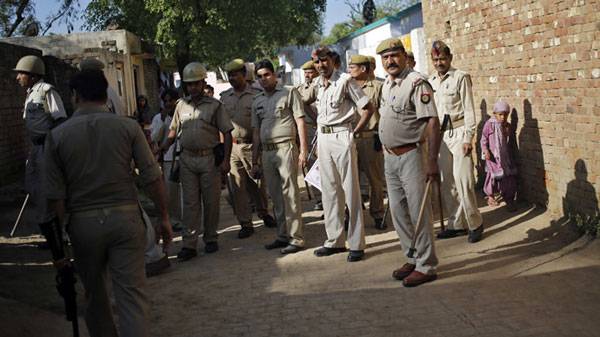 Indian police arrest 11 people for trafficking babies in biscuit boxes