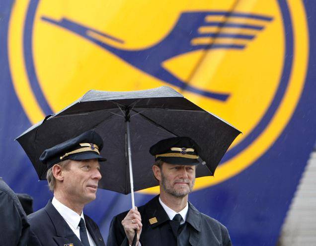 Lufthansa pilots start two-day strike, hundreds of flights cancelled