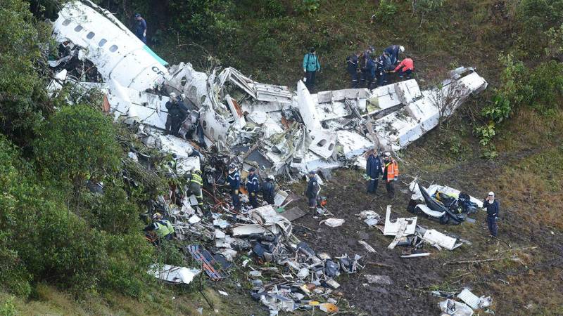 Soccer plane in Colombia crash was running out of fuel: recording