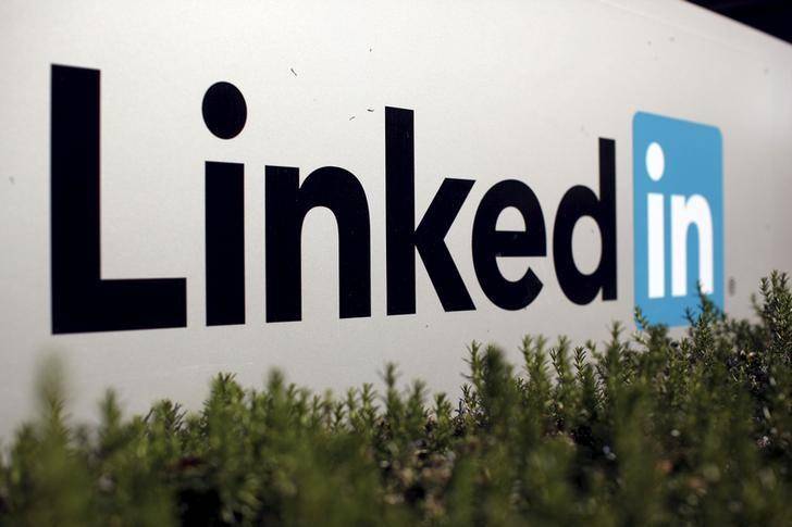Russian regulator says had constructive meeting with LinkedIn