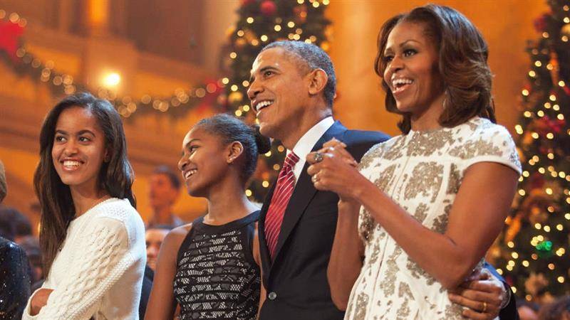 White House photographer reveals story behind Obamas' final Christmas card