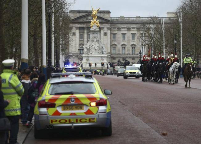 British police to close some roads around Buckingham Palace after Berlin attack