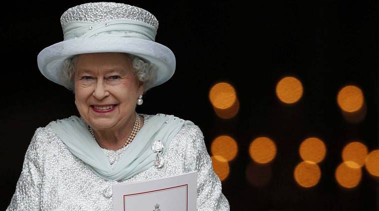 Queen Elizabeth hails unsung heroes in Christmas message