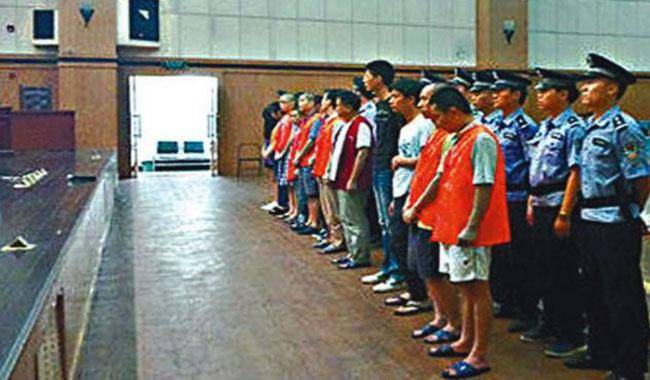 China jails 16 for trafficking human organs