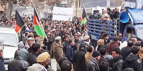 Afghans protest outside Pakistan embassy in Kabul
