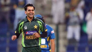 Azhar injury puts Hafeez in charge of 2nd ODI
