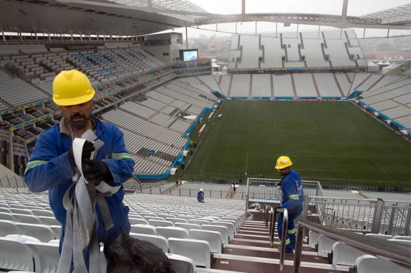 World's biggest stadium begins to shape