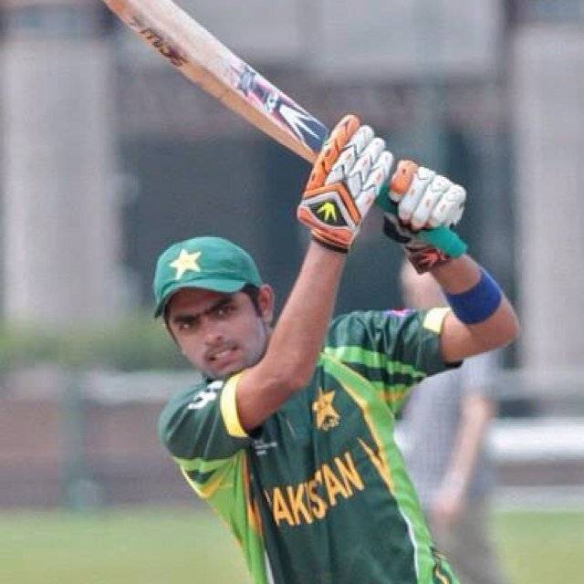 Babar Azam helps Pakistan reach 263