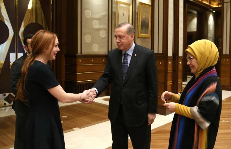Lindsay Lohan meets Erdogan, Syrian girl blogger