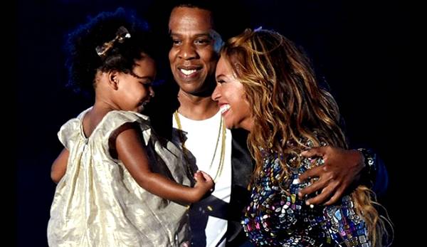 Beyonce's surprise twins announcement goes viral