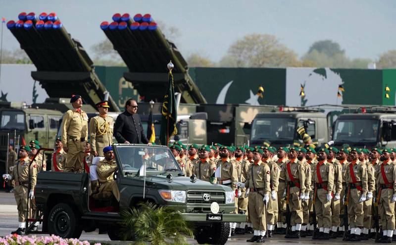 Military parade kicks off Pakistan Day celebrations